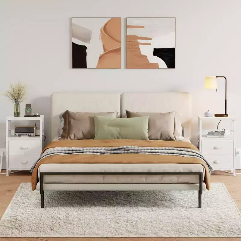Set di 2 comodini con stazione di ricarica e porte USB, tavolini moderni da letto con 2 cassetti in tessuto e ripiani portaoggetti, tavolini da soggiorno, bianchi, per camera da letto
