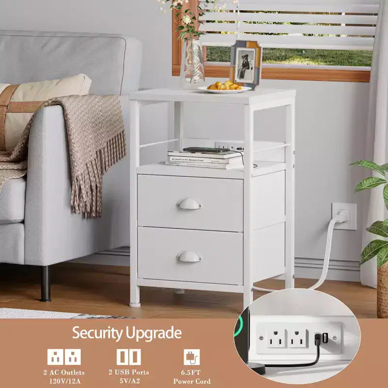Set di 2 comodini con stazione di ricarica e porte USB, tavolini moderni da letto con 2 cassetti in tessuto e ripiani portaoggetti, tavolini da soggiorno, bianchi, per camera da letto