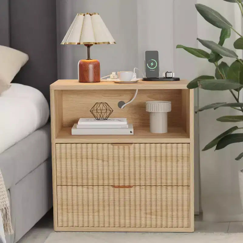 Set di 2 comodini scanalati con stazione di ricarica, comodino moderno Mid-Century, tavolino con 2 cassetti e contenitore