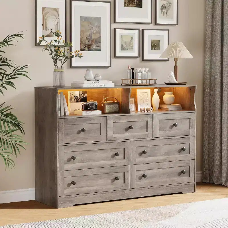 Cassettiera in legno a 7 cassetti - cassettiera moderna con stazione di ricarica USB e luci LED, 2 vani a giorno - ampia cassettiera per camera da letto, organizer contenitore