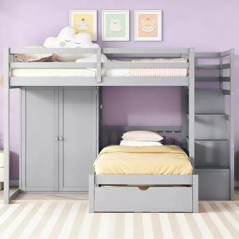 Letto a castello moderno con letto matrimoniale sopra e letto a una piazza e mezza sotto, guardaroba e 5 cassetti