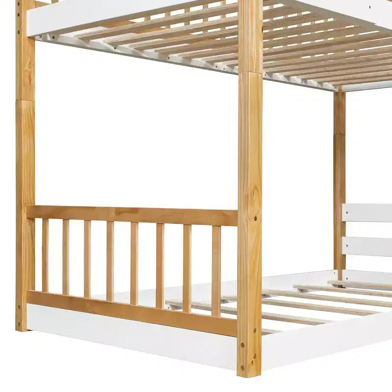 Letto a castello a casetta con due letti singoli, tetto e finestra, in legno per bambini, con scala e sponde di sicurezza, struttura in pino massello, colore naturale