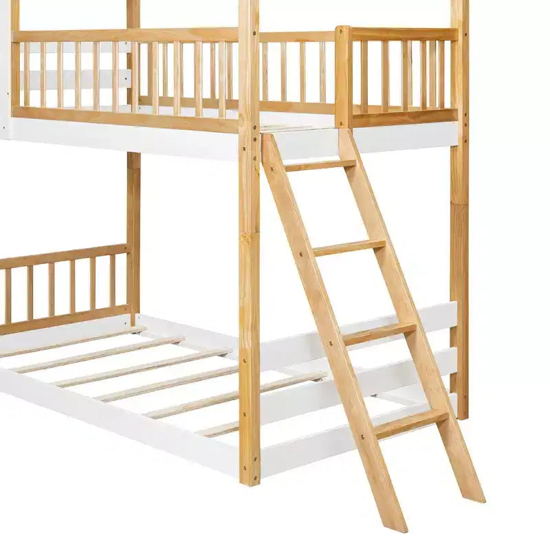 Letto a castello a casetta con due letti singoli, tetto e finestra, in legno per bambini, con scala e sponde di sicurezza, struttura in pino massello, colore naturale